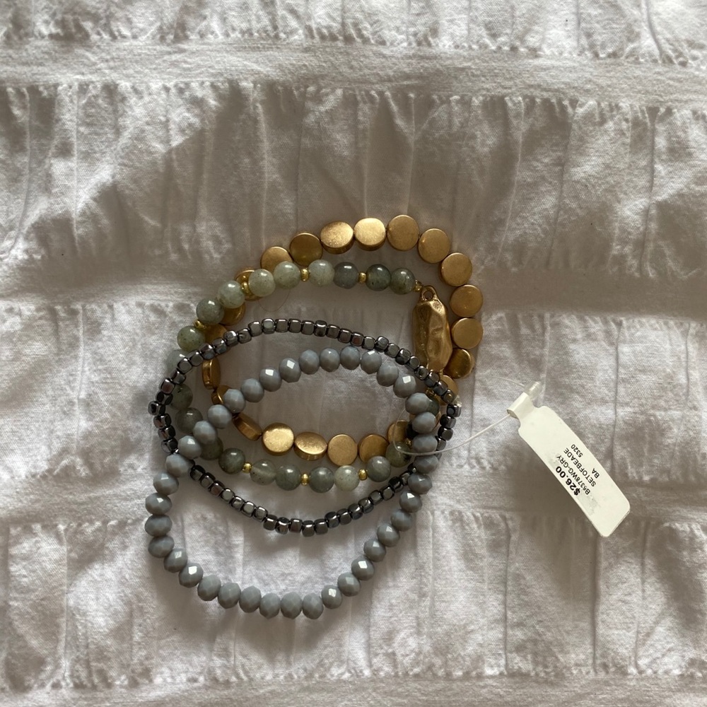 Bracelets - Picture 2 of 4